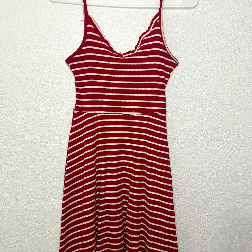 Knee-Length Red-White V-Neck bust dress with adjustable Straps